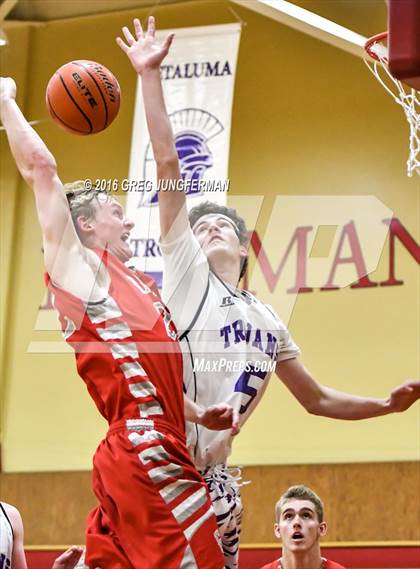 Thumbnail 3 in Redwood vs. Petaluma photogallery.