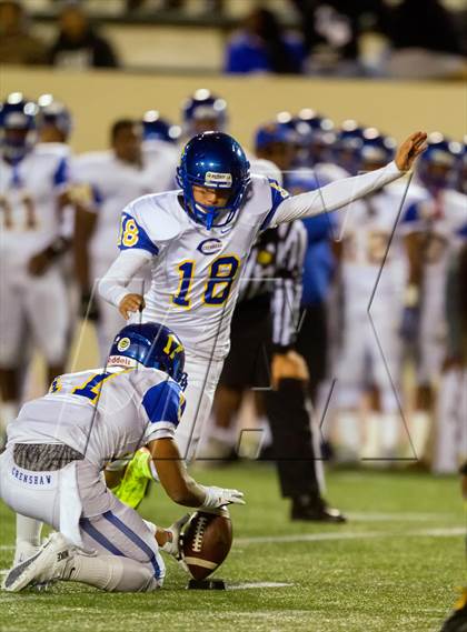 Thumbnail 1 in Narbonne vs. Crenshaw (CIF LA City Section D1 Final) photogallery.
