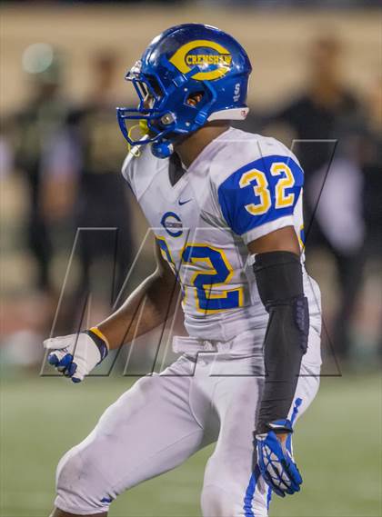 Thumbnail 1 in Narbonne vs. Crenshaw (CIF LA City Section D1 Final) photogallery.