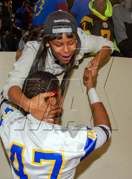 Thumbnail 3 in Narbonne vs. Crenshaw (CIF LA City Section D1 Final) photogallery.