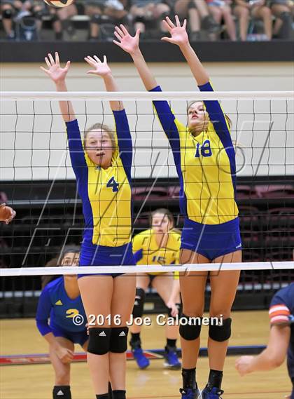 Thumbnail 2 in Clemens vs Brandeis (NEISD Invitational) photogallery.