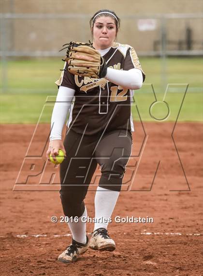 Thumbnail 3 in Canyon vs. San Clemente photogallery.