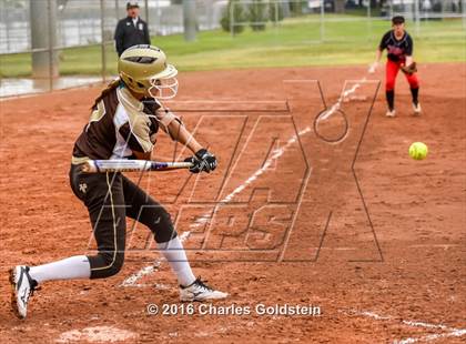 Thumbnail 3 in Canyon vs. San Clemente photogallery.
