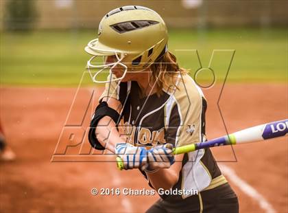 Thumbnail 3 in Canyon vs. San Clemente photogallery.