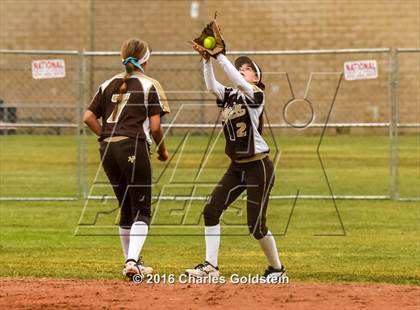 Thumbnail 3 in Canyon vs. San Clemente photogallery.