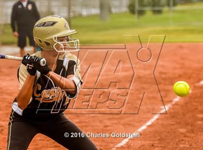 Thumbnail 2 in Canyon vs. San Clemente photogallery.