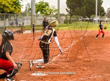 Thumbnail 2 in Canyon vs. San Clemente photogallery.