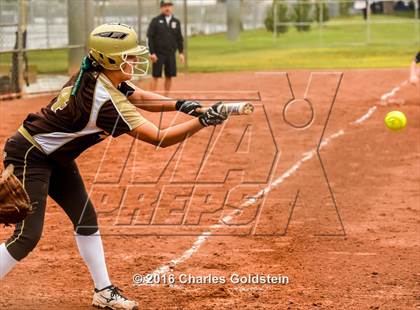 Thumbnail 2 in Canyon vs. San Clemente photogallery.