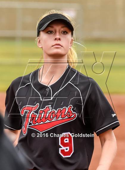 Thumbnail 2 in Canyon vs. San Clemente photogallery.