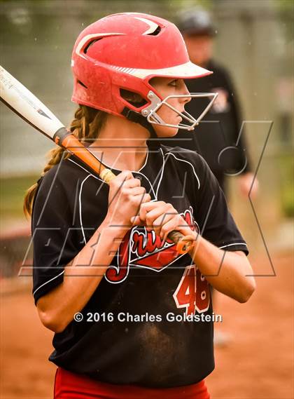 Thumbnail 2 in Canyon vs. San Clemente photogallery.