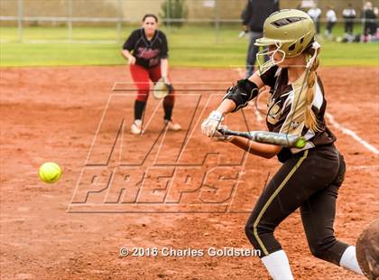 Thumbnail 2 in Canyon vs. San Clemente photogallery.