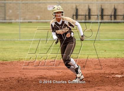 Thumbnail 3 in Canyon vs. San Clemente photogallery.