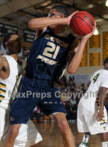 Thumbnail 2 in Grace Prep vs. Cincinnati Taft  (City of Palms Classic) photogallery.