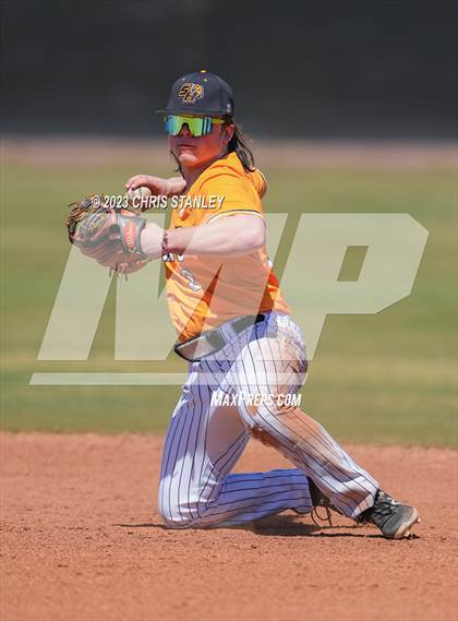 Thumbnail 2 in Ridgeview vs. St. Helens (Coach Bob Tournament) photogallery.