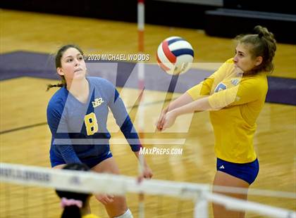 Thumbnail 2 in North Little Rock vs. Bentonville West photogallery.