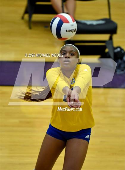 Thumbnail 1 in North Little Rock vs. Bentonville West photogallery.