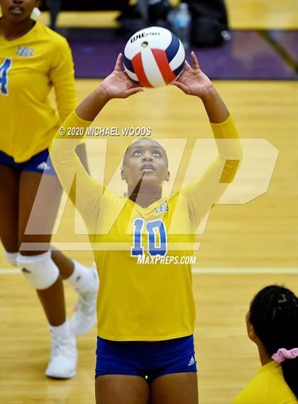Thumbnail 2 in North Little Rock vs. Bentonville West photogallery.