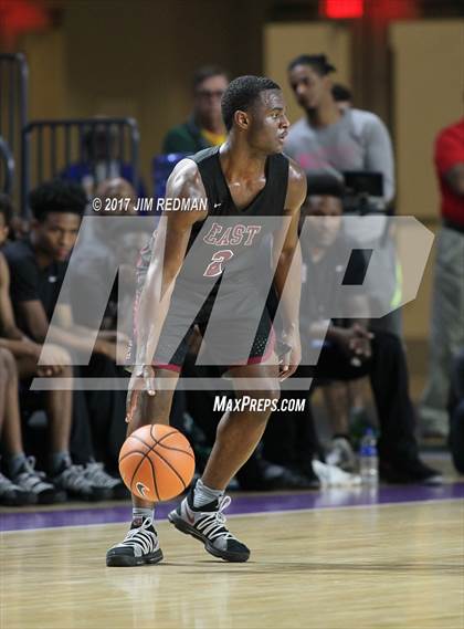 Thumbnail 2 in University vs. Memphis East (City of Palms Classic) photogallery.