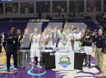 Thumbnail 2 in University vs. Memphis East (City of Palms Classic) photogallery.