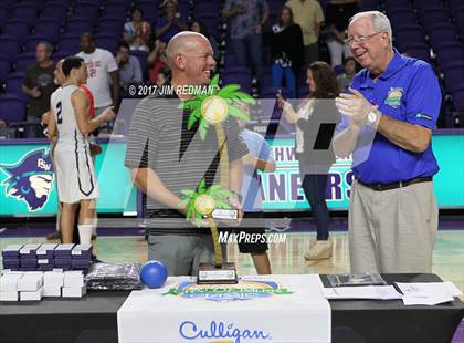Thumbnail 2 in University vs. Memphis East (City of Palms Classic) photogallery.