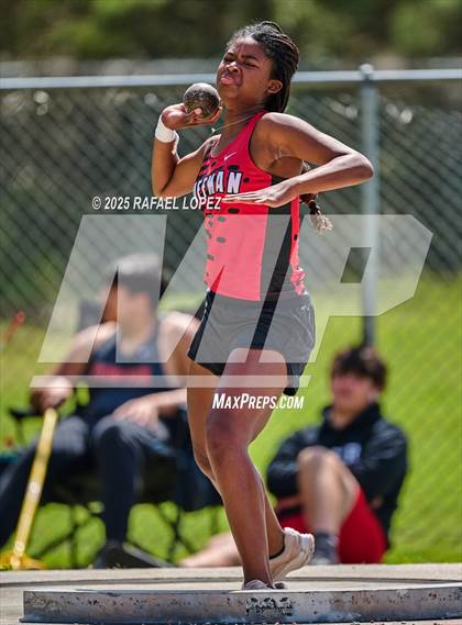 Thumbnail 2 in Spartan Relays (Shot Put) photogallery.