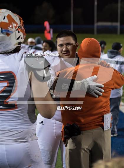Thumbnail 3 in Wall vs. Mineola (UIL 3A Division 1 Semifinal) photogallery.