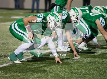 Thumbnail 1 in Wall vs. Mineola (UIL 3A Division 1 Semifinal) photogallery.