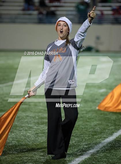 Thumbnail 3 in Wall vs. Mineola (UIL 3A Division 1 Semifinal) photogallery.