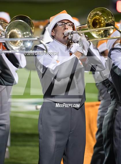 Thumbnail 2 in Wall vs. Mineola (UIL 3A Division 1 Semifinal) photogallery.
