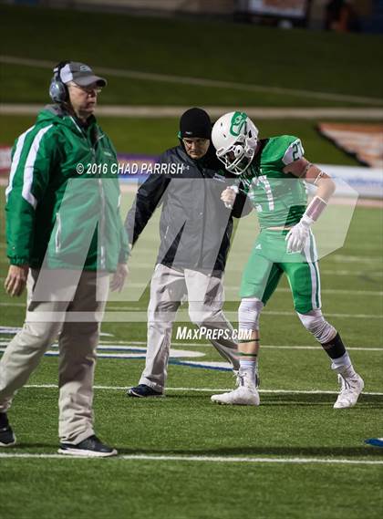 Thumbnail 2 in Wall vs. Mineola (UIL 3A Division 1 Semifinal) photogallery.