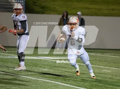 Thumbnail 2 in Wall vs. Mineola (UIL 3A Division 1 Semifinal) photogallery.