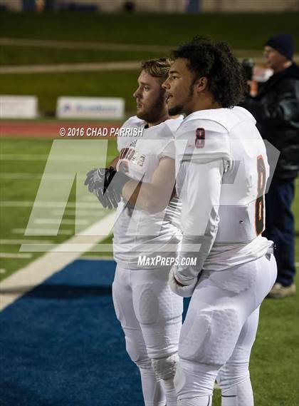 Thumbnail 3 in Wall vs. Mineola (UIL 3A Division 1 Semifinal) photogallery.
