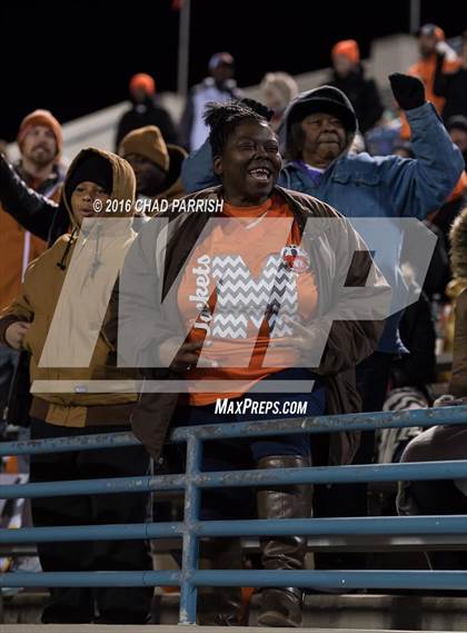 Thumbnail 1 in Wall vs. Mineola (UIL 3A Division 1 Semifinal) photogallery.