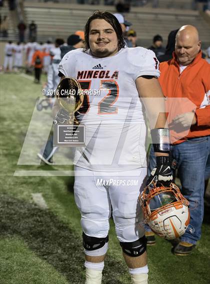 Thumbnail 2 in Wall vs. Mineola (UIL 3A Division 1 Semifinal) photogallery.