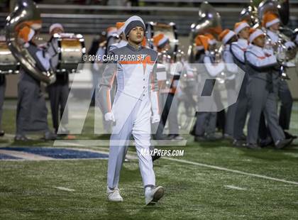 Thumbnail 2 in Wall vs. Mineola (UIL 3A Division 1 Semifinal) photogallery.