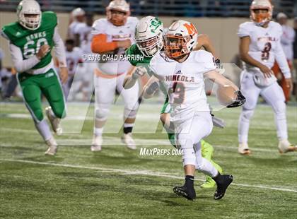 Thumbnail 1 in Wall vs. Mineola (UIL 3A Division 1 Semifinal) photogallery.