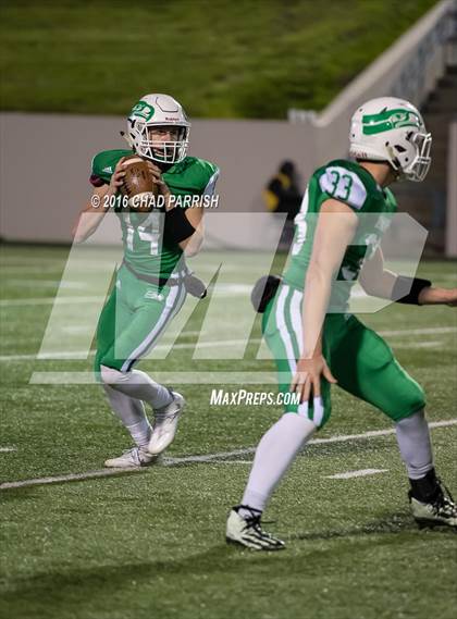 Thumbnail 2 in Wall vs. Mineola (UIL 3A Division 1 Semifinal) photogallery.