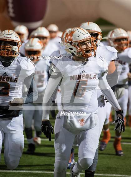 Thumbnail 3 in Wall vs. Mineola (UIL 3A Division 1 Semifinal) photogallery.