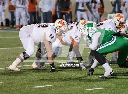 Thumbnail 1 in Wall vs. Mineola (UIL 3A Division 1 Semifinal) photogallery.