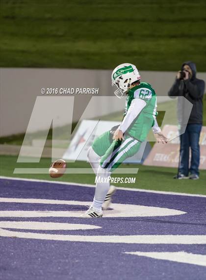 Thumbnail 3 in Wall vs. Mineola (UIL 3A Division 1 Semifinal) photogallery.