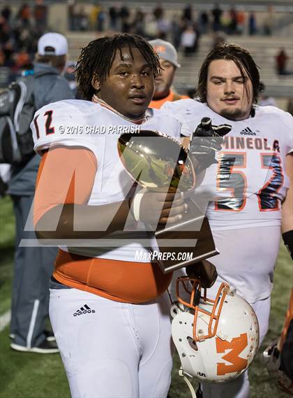 Thumbnail 3 in Wall vs. Mineola (UIL 3A Division 1 Semifinal) photogallery.