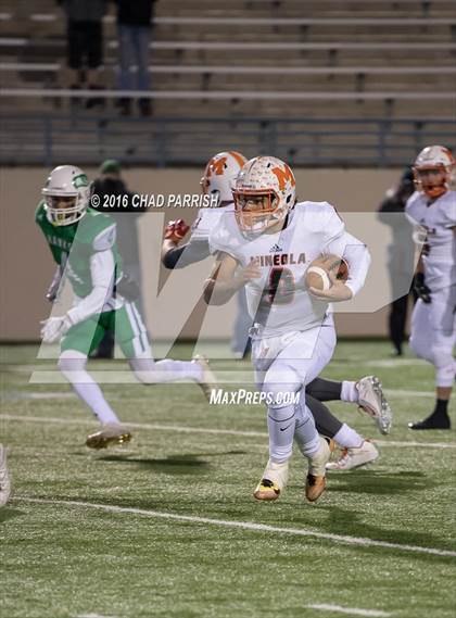 Thumbnail 1 in Wall vs. Mineola (UIL 3A Division 1 Semifinal) photogallery.