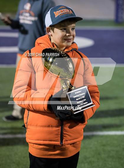 Thumbnail 2 in Wall vs. Mineola (UIL 3A Division 1 Semifinal) photogallery.