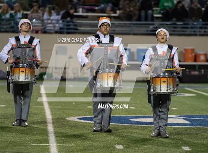 Thumbnail 2 in Wall vs. Mineola (UIL 3A Division 1 Semifinal) photogallery.