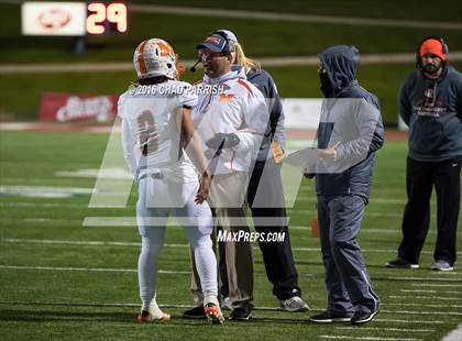 Thumbnail 2 in Wall vs. Mineola (UIL 3A Division 1 Semifinal) photogallery.