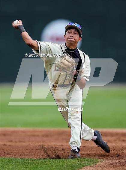 Thumbnail 2 in Central vs. Bradshaw Christian photogallery.