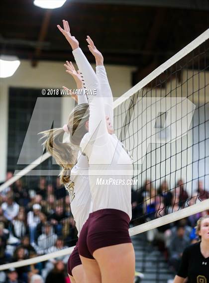 Thumbnail 1 in Warwick @ Kingston (Section 9 Class AA Semifinal) photogallery.