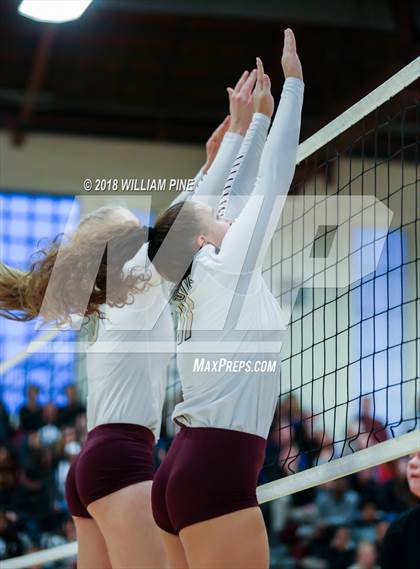 Thumbnail 1 in Warwick @ Kingston (Section 9 Class AA Semifinal) photogallery.