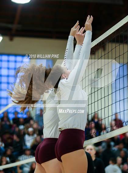 Thumbnail 2 in Warwick @ Kingston (Section 9 Class AA Semifinal) photogallery.