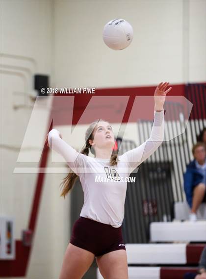 Thumbnail 1 in Warwick @ Kingston (Section 9 Class AA Semifinal) photogallery.